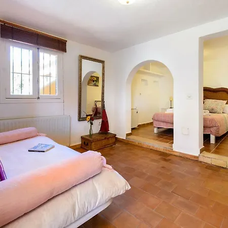 Villa Beautiful Artists W/pool Santa Eularia des Riu